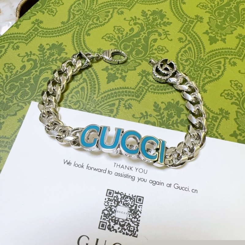 G*u*i bracelets
